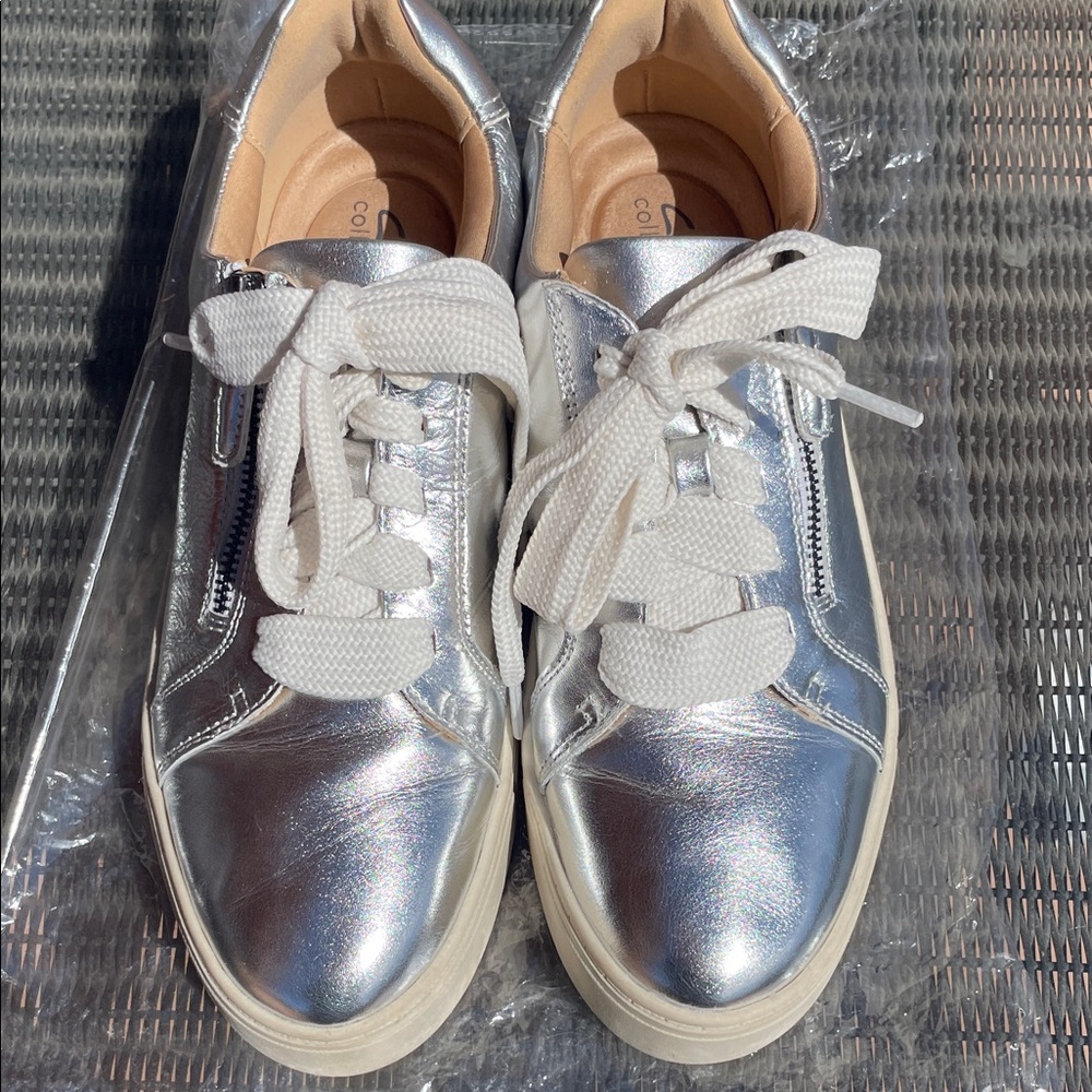Clarks Silver Metallic Women's Lace-Up Sneakers NWOT Sz 11 IN BOX.